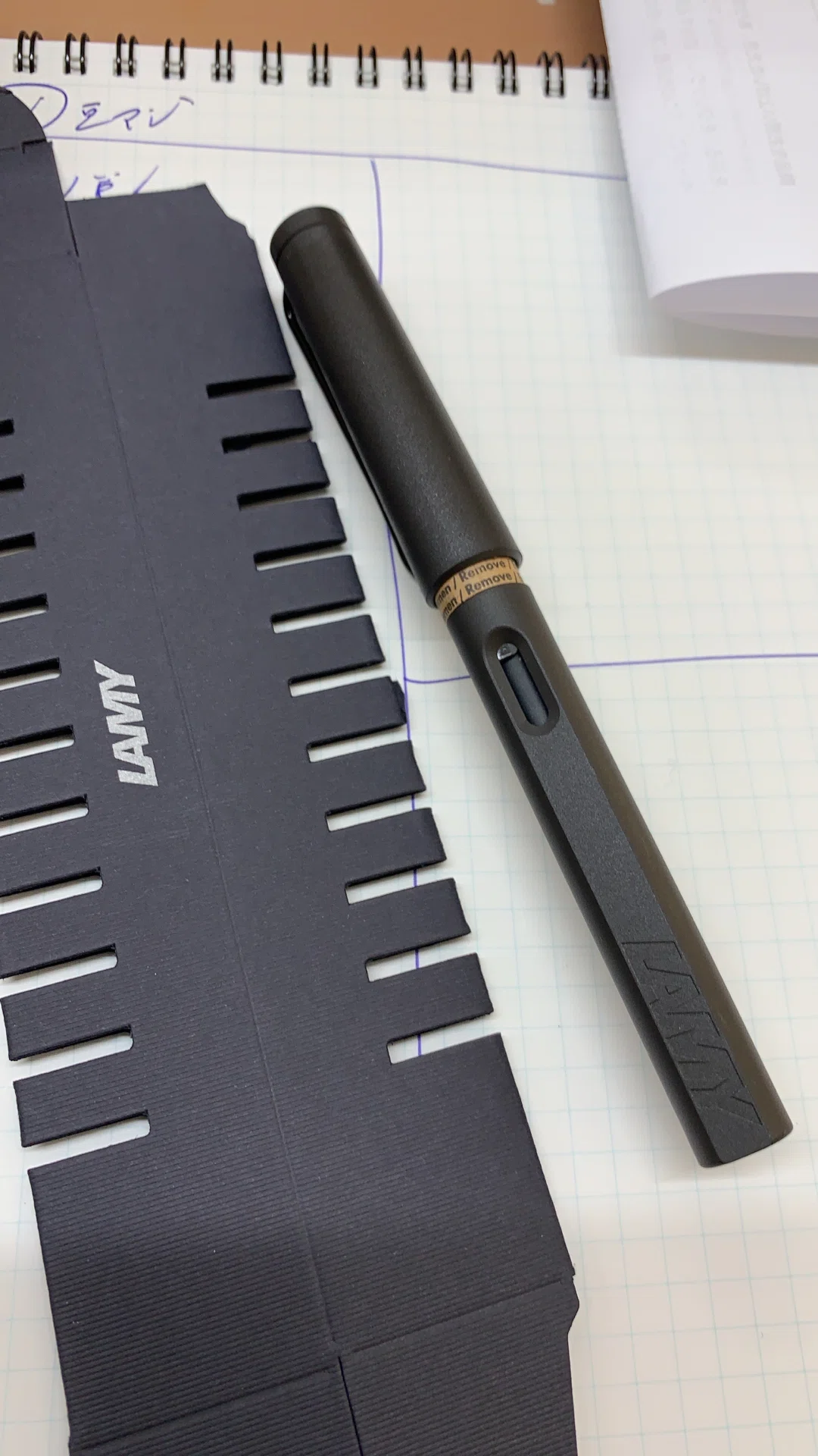 万年筆を買ってしまいました。～ 「LAMY Safari ﾁｬｺｰﾙﾌﾞﾗｯｸ 太字」1年4