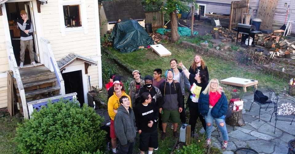 Day49 アメリカの家の庭でbbq マリファナについて考えた日 ぬま Note