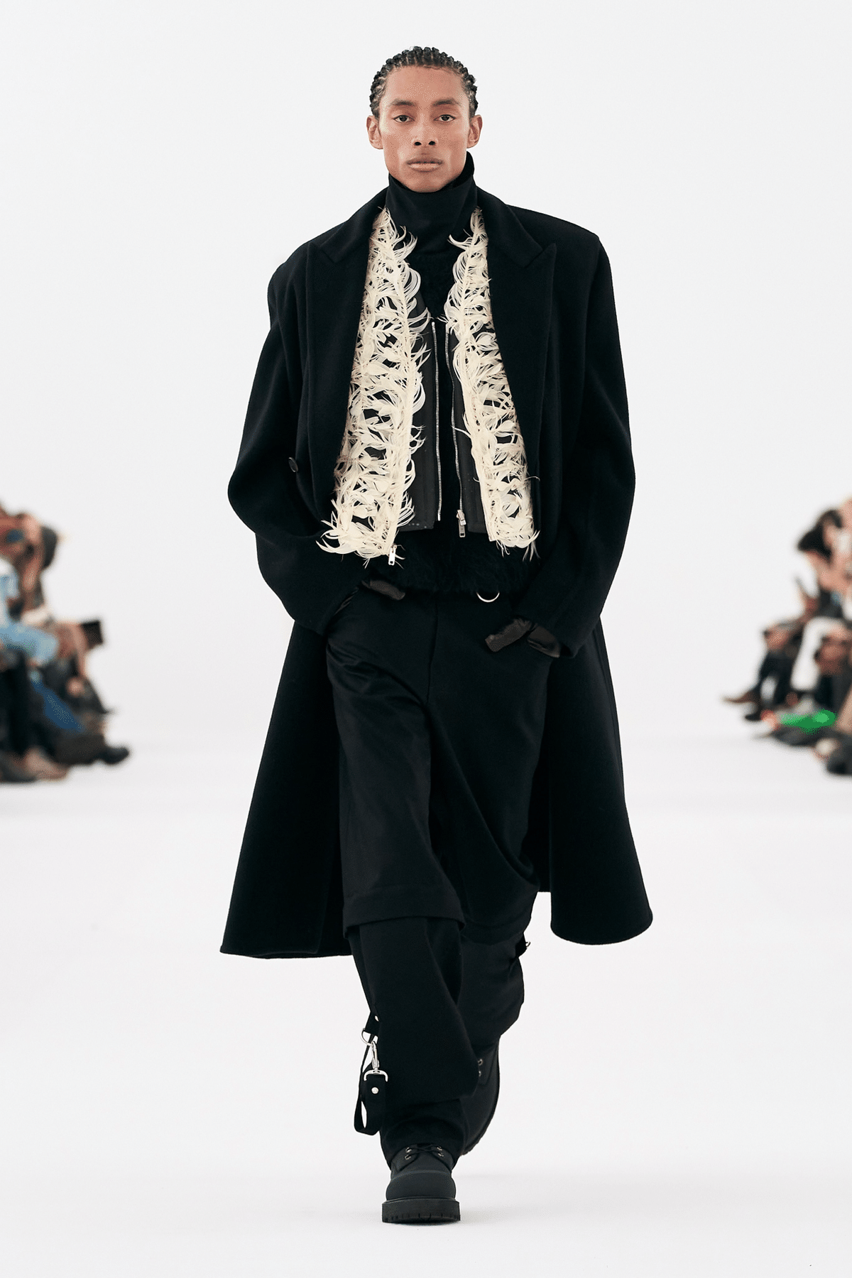 givenchy コート 33. GIVENCHY GINZA SIXでコートのサイズを着比べてみた！｜羽生