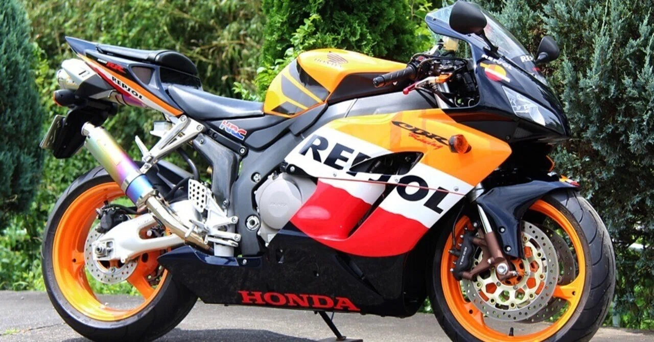 販売車両CBR1000RRです｜タサキチューニング