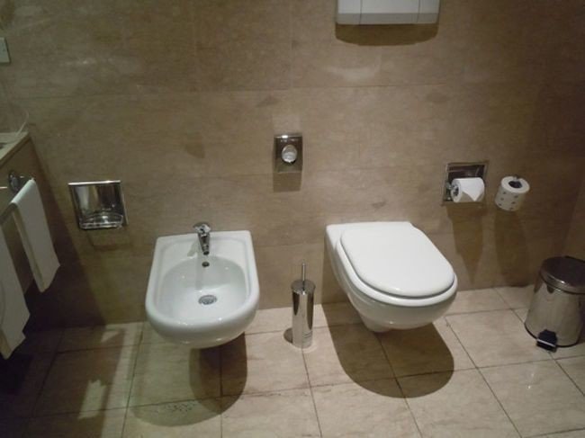 知っとくと覚悟できる ヨーロッパでの トイレ ショック Web夫婦の新婚旅行記vol 0 3 Chikka Note 知っとくと覚悟できる ヨーロッパでの トイレ ショック Web夫婦の新婚旅行記vol 0 3 Chikka Note