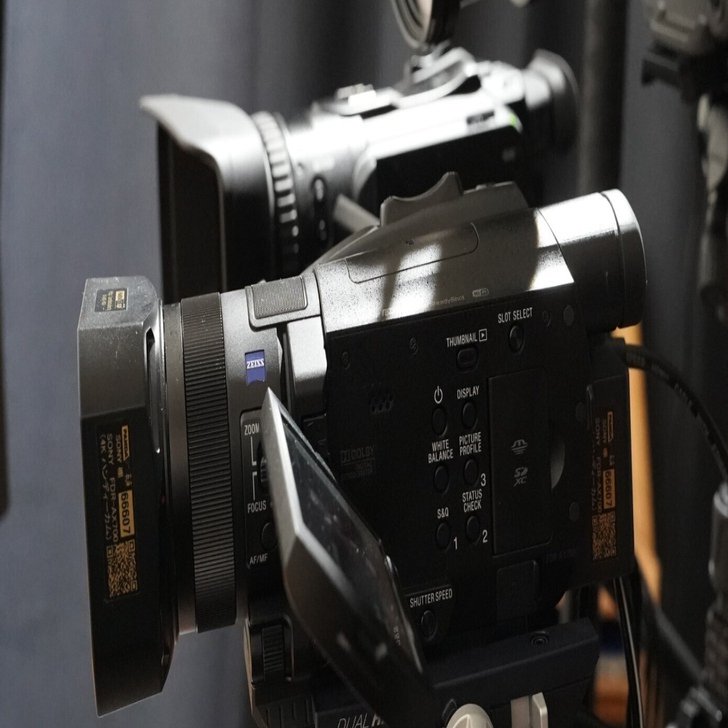 SONYとCanonの業務用ビデオカメラで、ノイズの現れ方を比較する｜松井