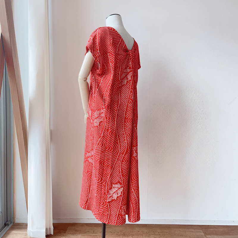 着物リメイクワンピー♪85♪総絞り♪120cm 着物リメイクワンピー♪85♪総絞り♪120cm 総絞りの羽織から 絹