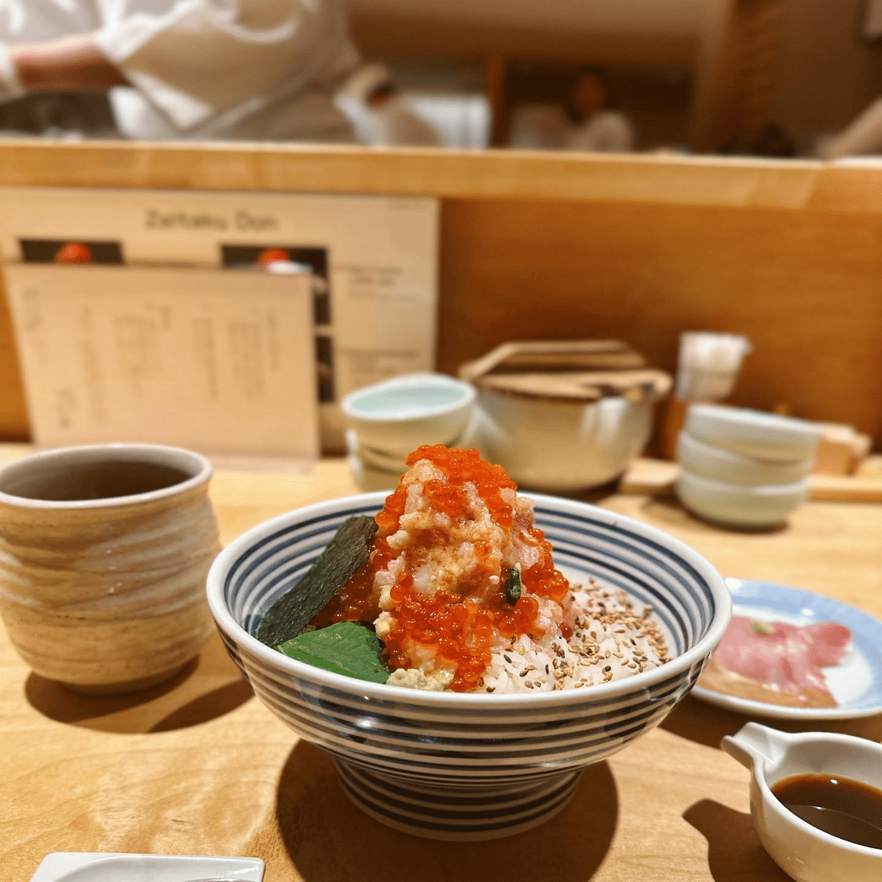 日本橋海鮮丼『つじ半』のぜいたく丼｜みずのさちこ