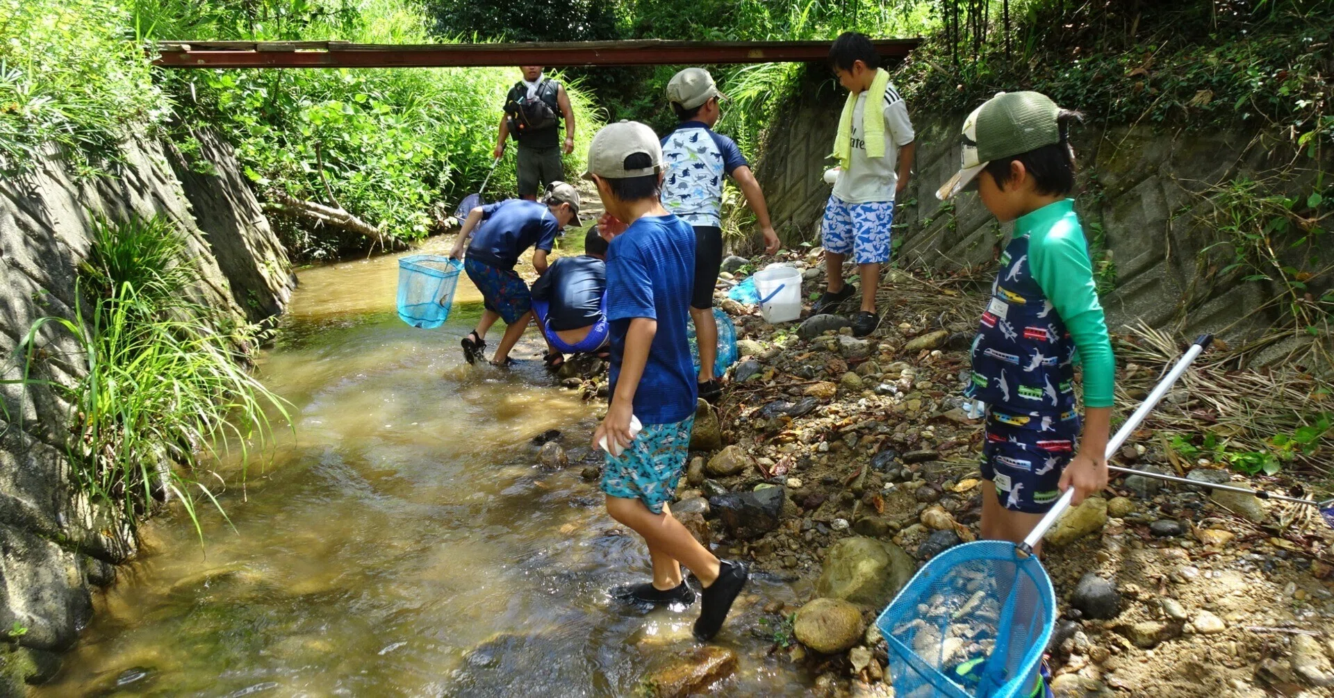 夏の思い出 その2～小2男子たちの川遊び～｜森中遊助