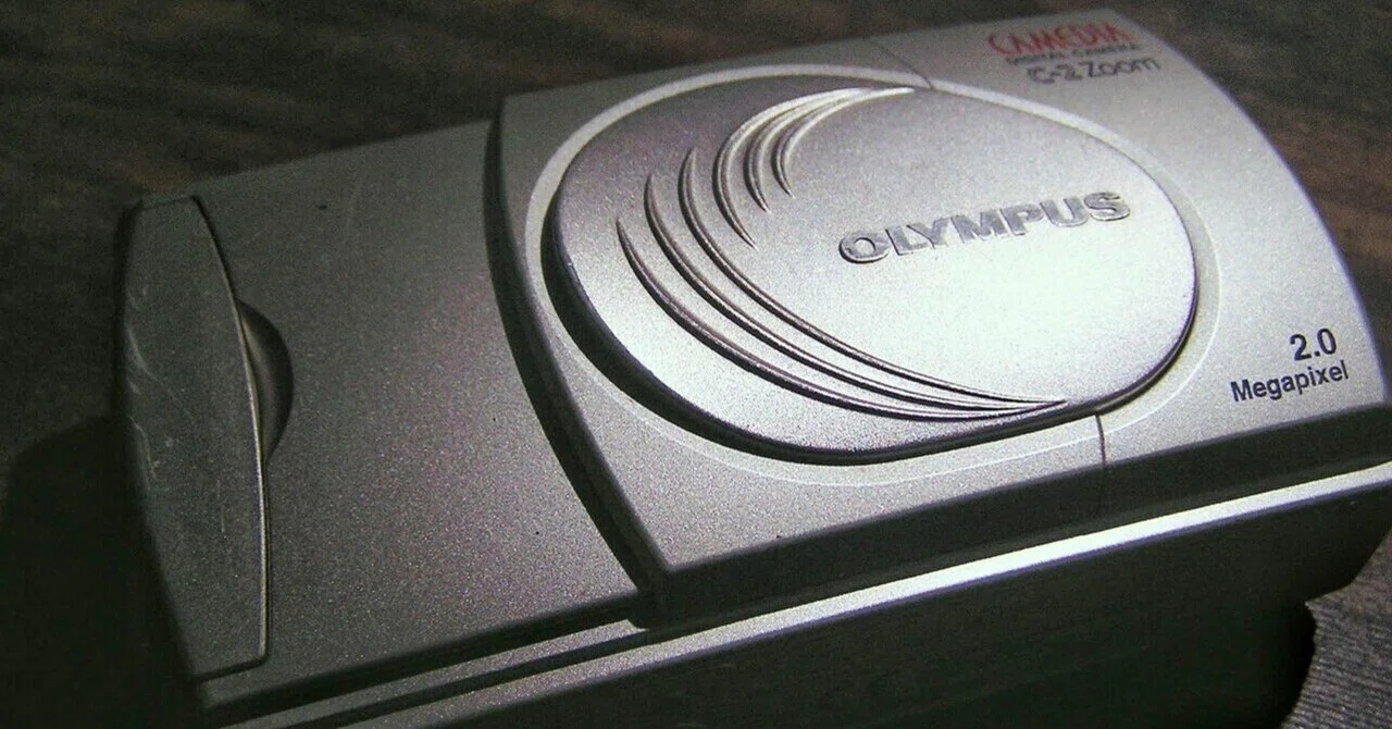 OLYMPUS CAMEDIA C-2 Zoom｜元田中マロ
