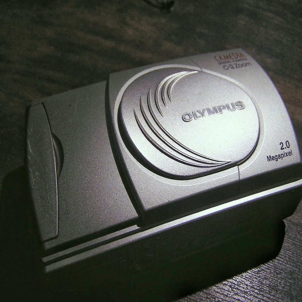 OLYMPUS CAMEDIA C-2 Zoom｜元田中マロ