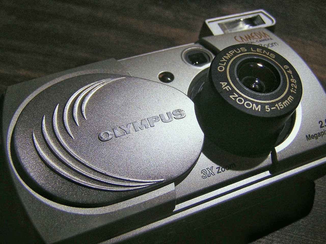 OLYMPUS CAMEDIA C-2 Zoom オリンパス｜デジタルカメラ