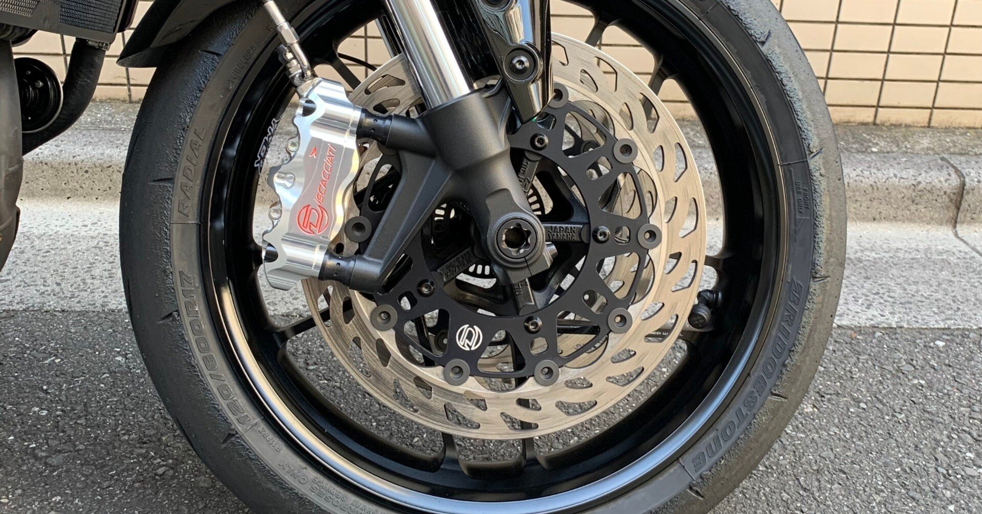 YMCK XSR900のブレーキ（パッド編）｜気まぐれYMCKのnote