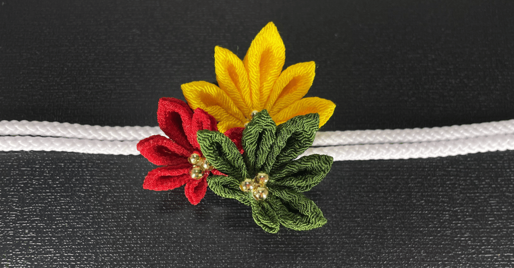 つまみ細工】紅葉の帯留め｜つまみ細工きつねび