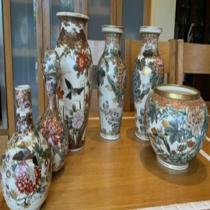 帯山与兵衛 色絵草花文 花瓶 帯山 明治 百年前 新品 国内流通品 京薩摩 壺 帯山与兵衛の美の秘密：Martin Reynolds氏の知見｜錦光山和雄