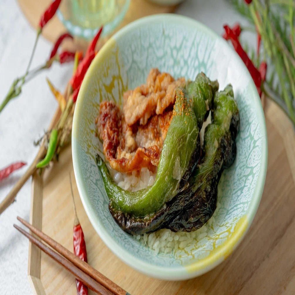 No.32：カリカリ豚と万願寺とうがらしの「茶びたし」のお茶漬け