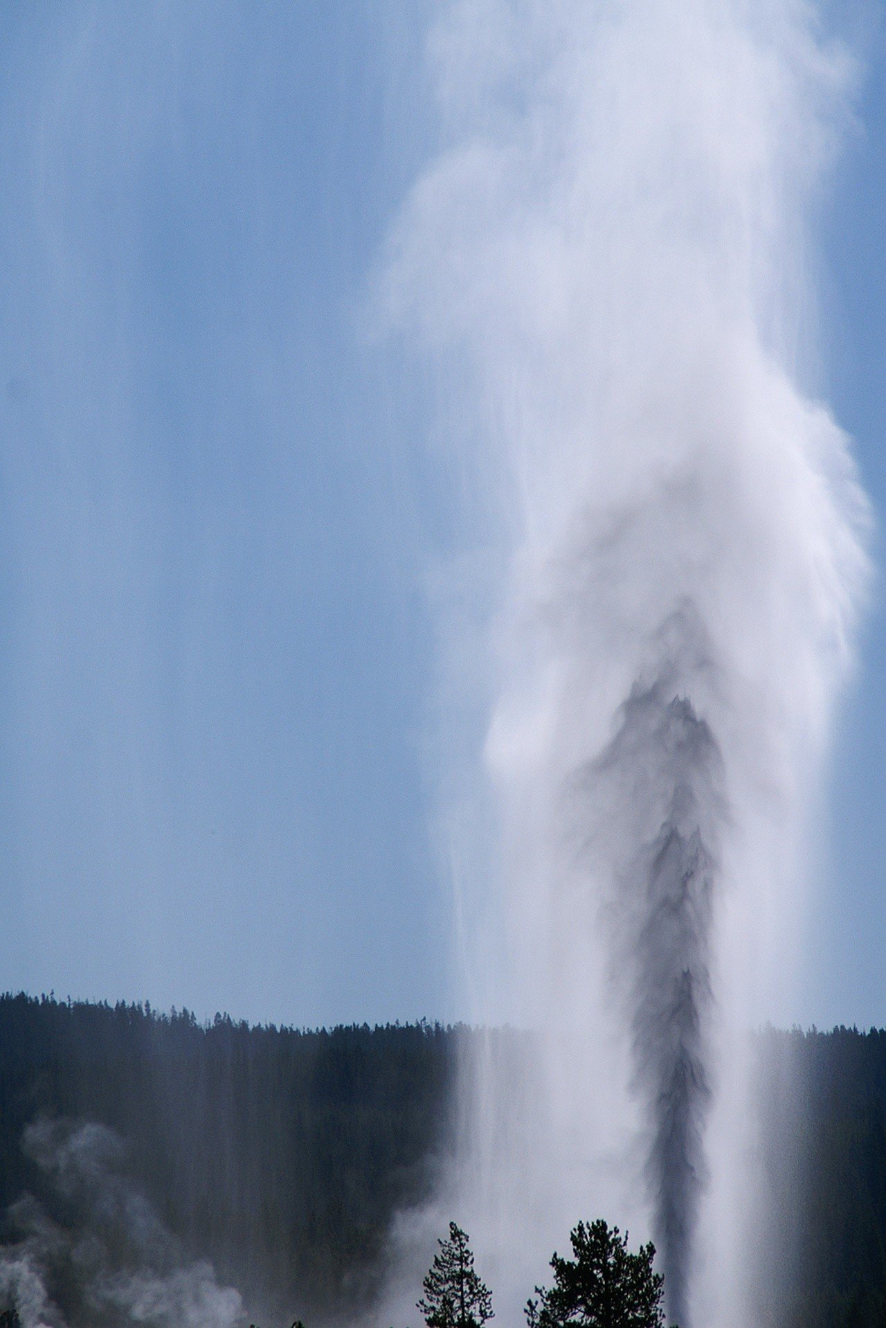 アメリカで出会った100の光景 No 12 大自然の絶景 イエローストーンの間欠泉は地球の鼓動 シカノミエ Note アメリカで出会った100の光景 No 12 大自然の絶景 イエローストーンの間欠泉は地球の鼓動 シカノミエ Note