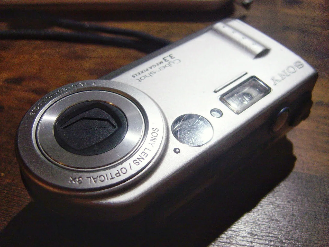 SONY Cyber-shot DSC-P1|元田中マロ SONY Cyber-shot DSC-P1|元田中マロ