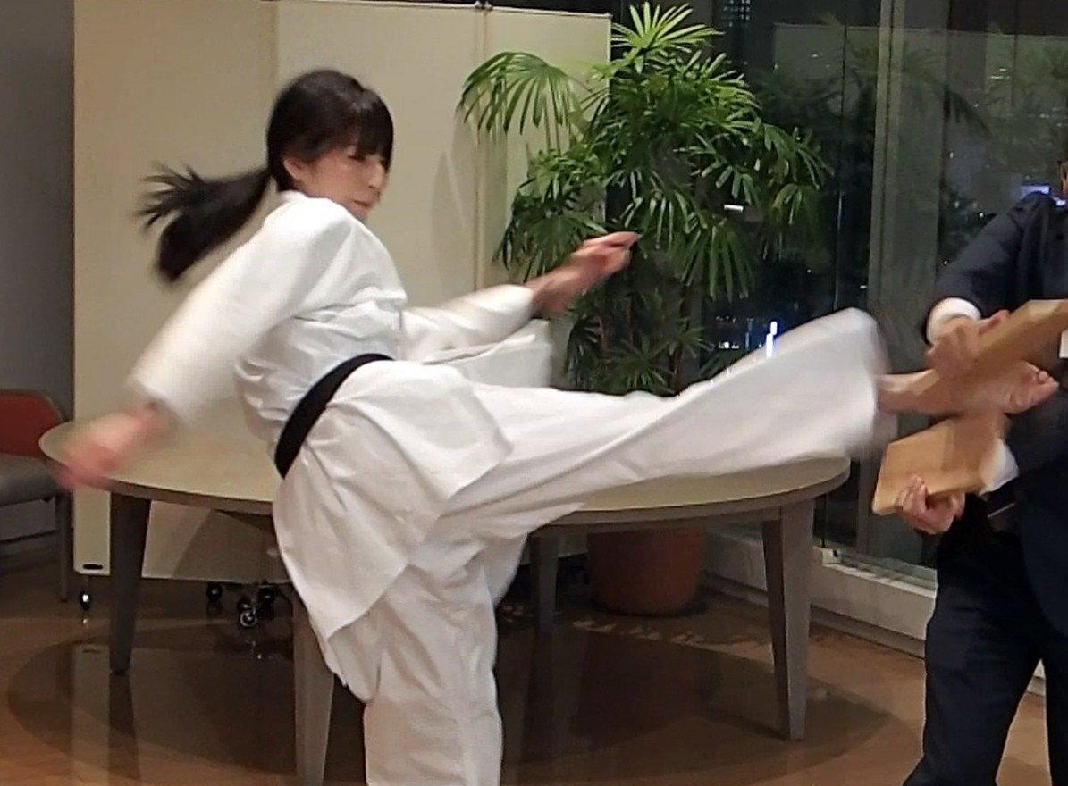 名探偵コナン 京極真さんと 空手日本代表 喜友名諒選手が激似 千種ゆり子 気象予報士 社会人大学院生 桜 クイズ Note