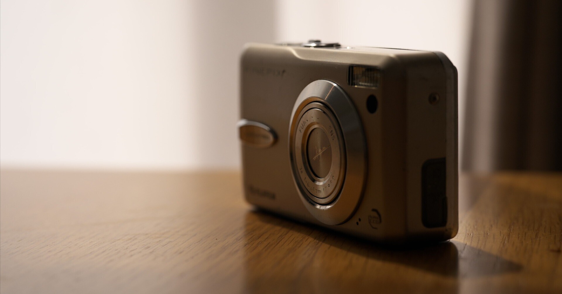 オールドデジカメ思い出話 その4 Fujifilm Finepix F30｜ちいさな島