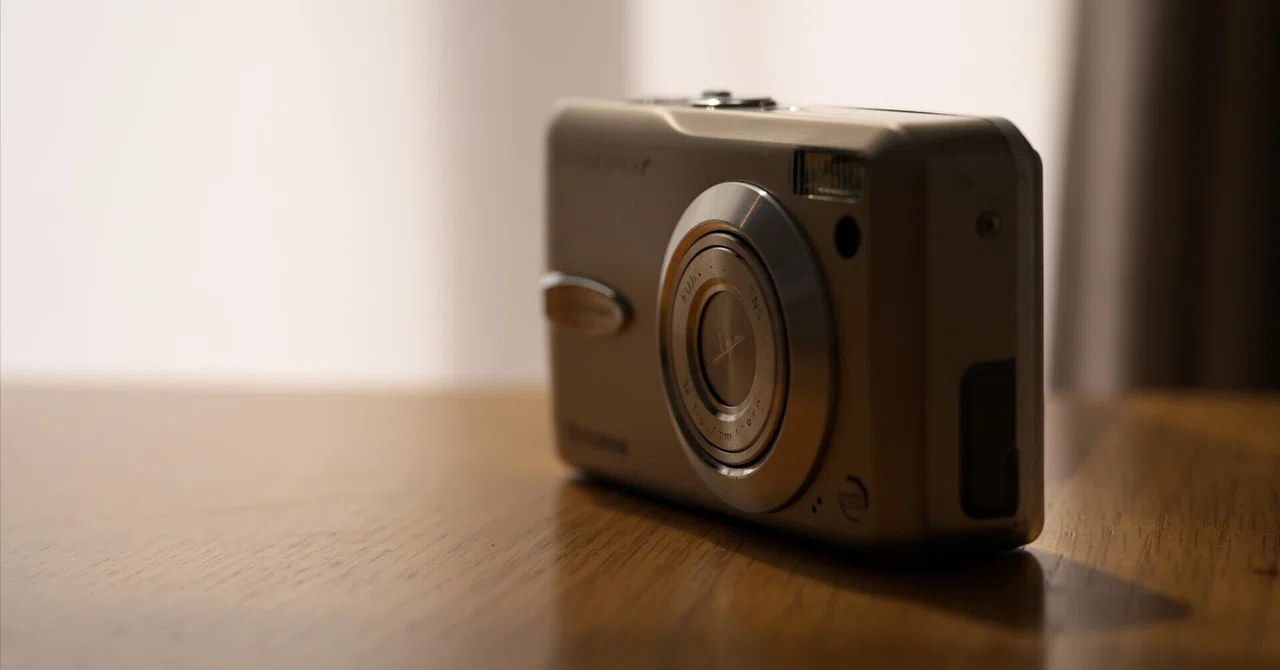 オールドデジカメ思い出話 その4 Fujifilm Finepix F30｜ちいさな島