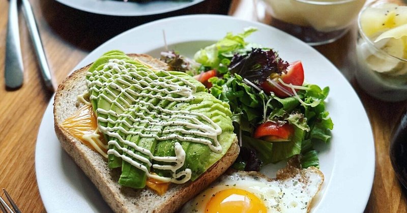 全粒粉食パンでアボカドチーズトースト