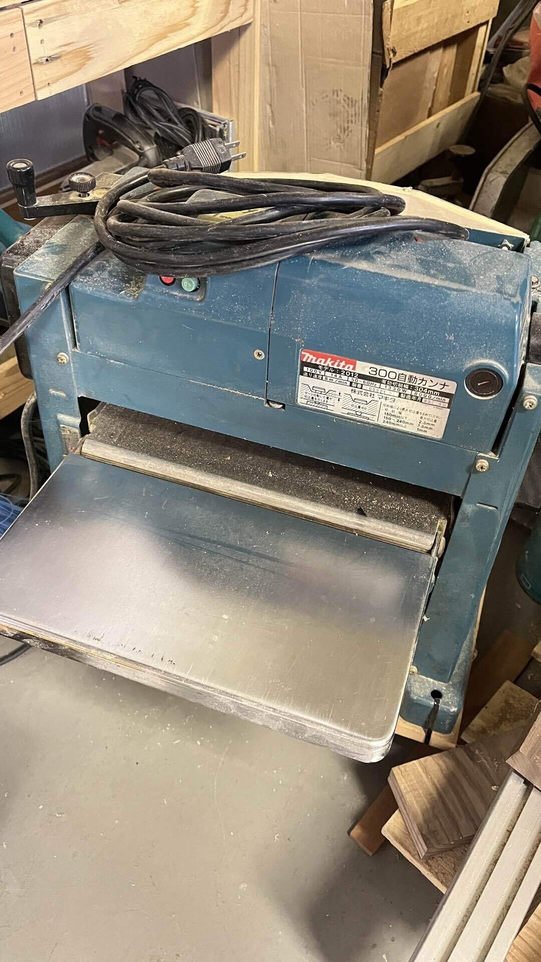 モノマニア四日市】【引取限定】マキタ makita 300自動カンナ モデル 2012