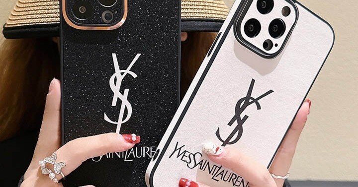 サンローランRIVE DROITE*チェーンストラップ付きiPhoneケース サンローランRIVE DROITE*チェーンストラップ付きiPhoneケース