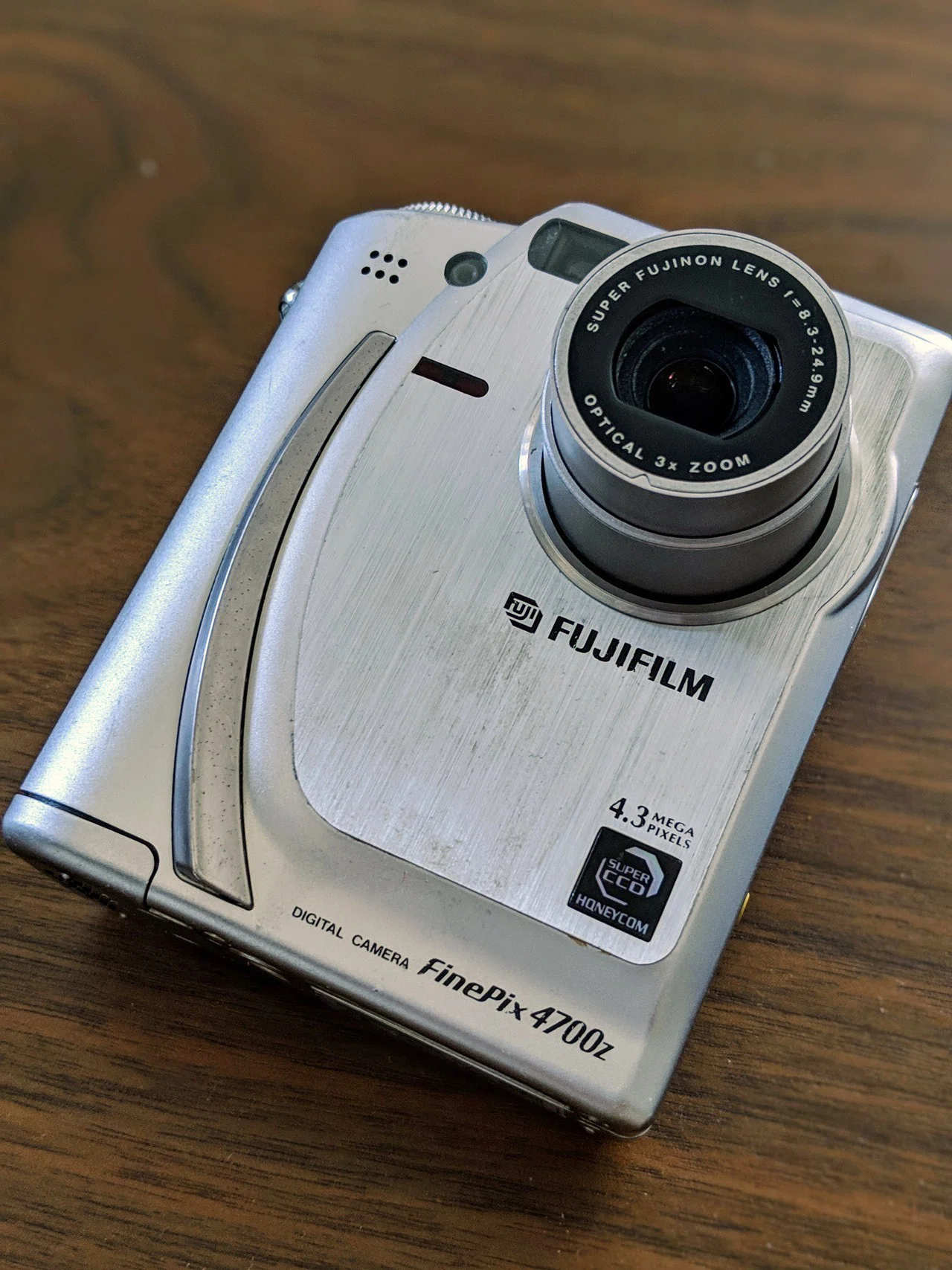 FinePix 4700z｜元田中マロ