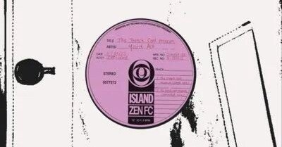 YARD ACT『THE TRENCH COAT MUSEUM』誇り高き大英帝国のひねくれ者の