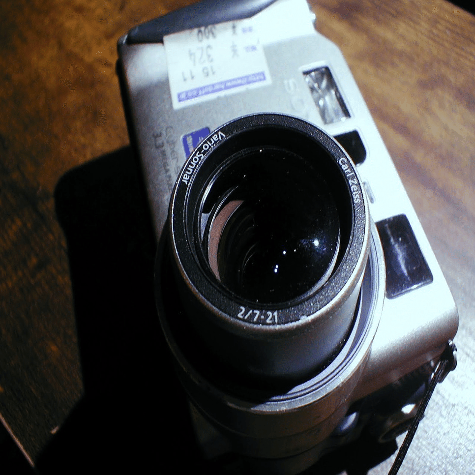 SONY Cyber-shot DSC-S70｜元田中マロ