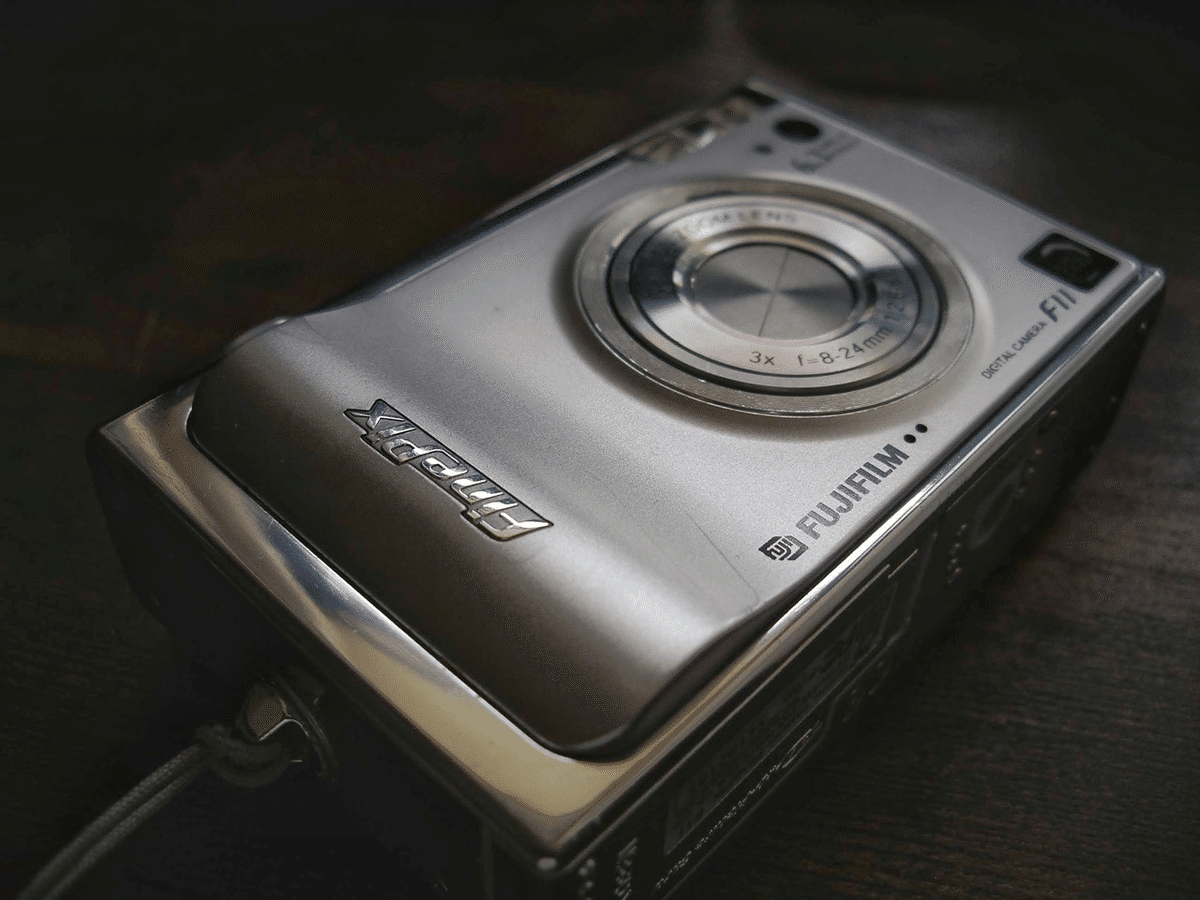 Fujifilm　デジカメ FinePix F11 コンデジ Amazon | FUJIFILM デジタルカメラ FinePix(ファインピックス