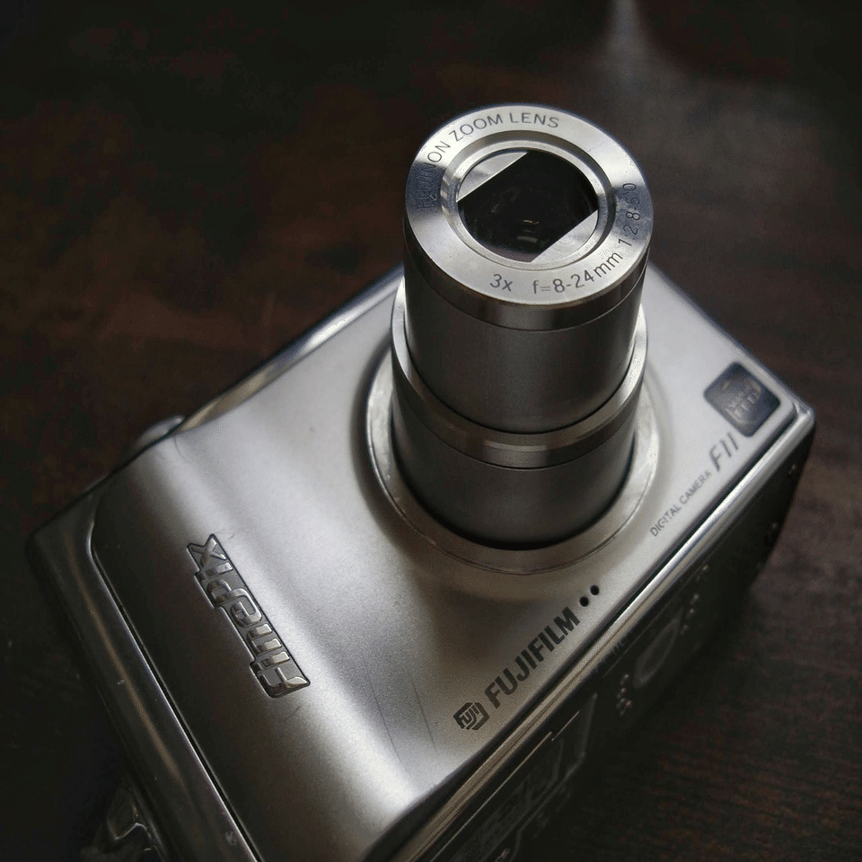 FUJIFILM FinePix F11｜元田中マロ