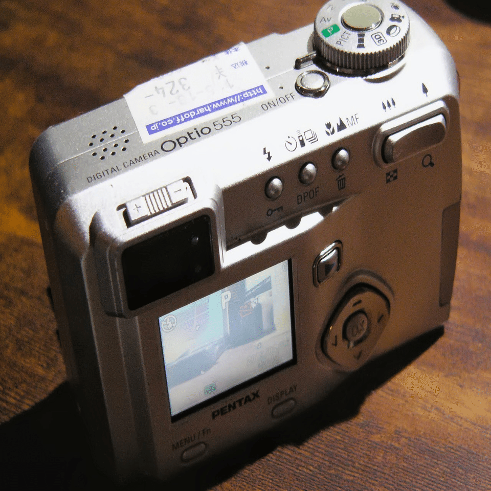 PENTAX Optio 555 デジタルカメラ シルバー PENTAX Optio 555｜元田中マロ