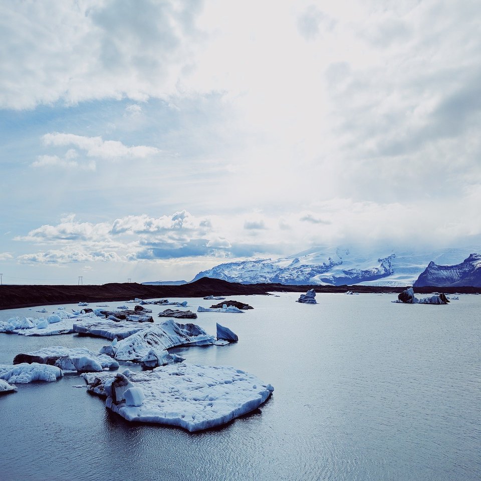 レンタカーでアイスランドの名所を巡る旅をした Suumin Note