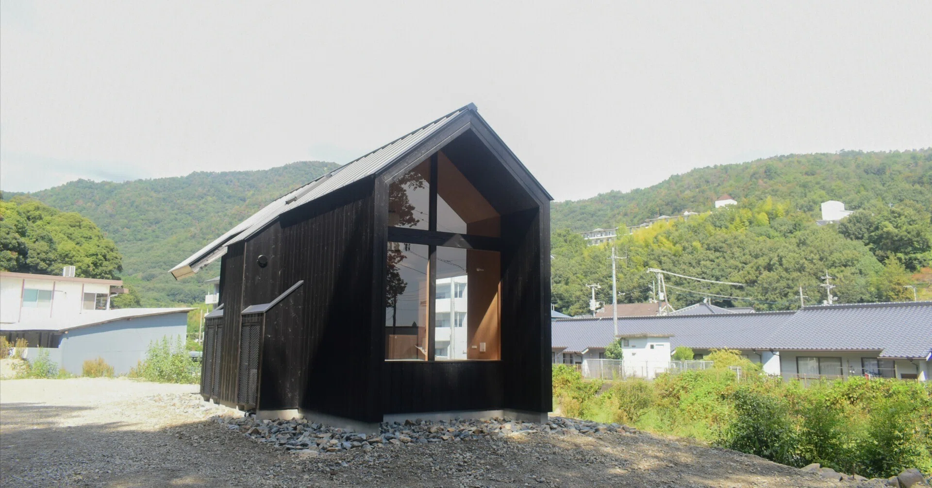 小さい』その制約こそが「場所」×「使い方」のバリエーションを豊かに 小さい』その制約こそが「場所」×「使い方」のバリエーションを豊かに