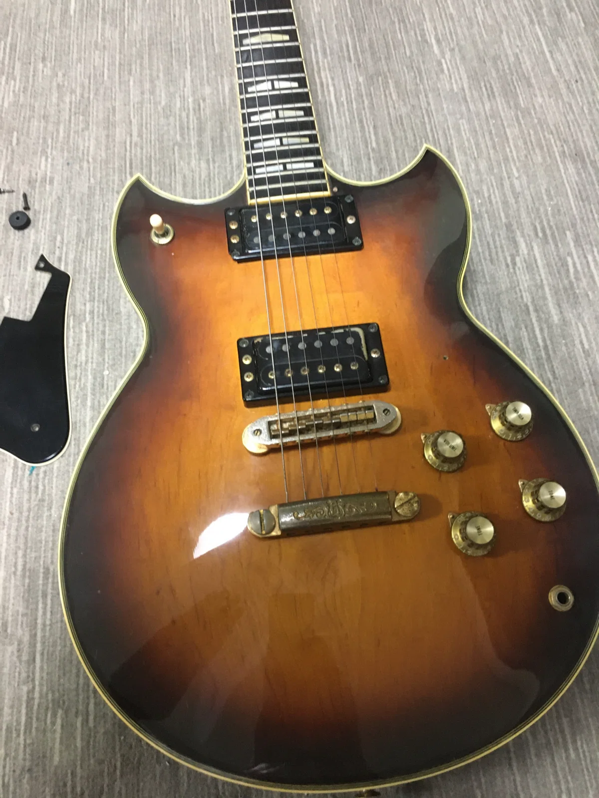 【純正HC付】YAMAHA SG1000 81年製 レストアベース【要補修】 ボディの接着が剥がれたギター YAMAHA SG-1000 1981年製造、それなのに