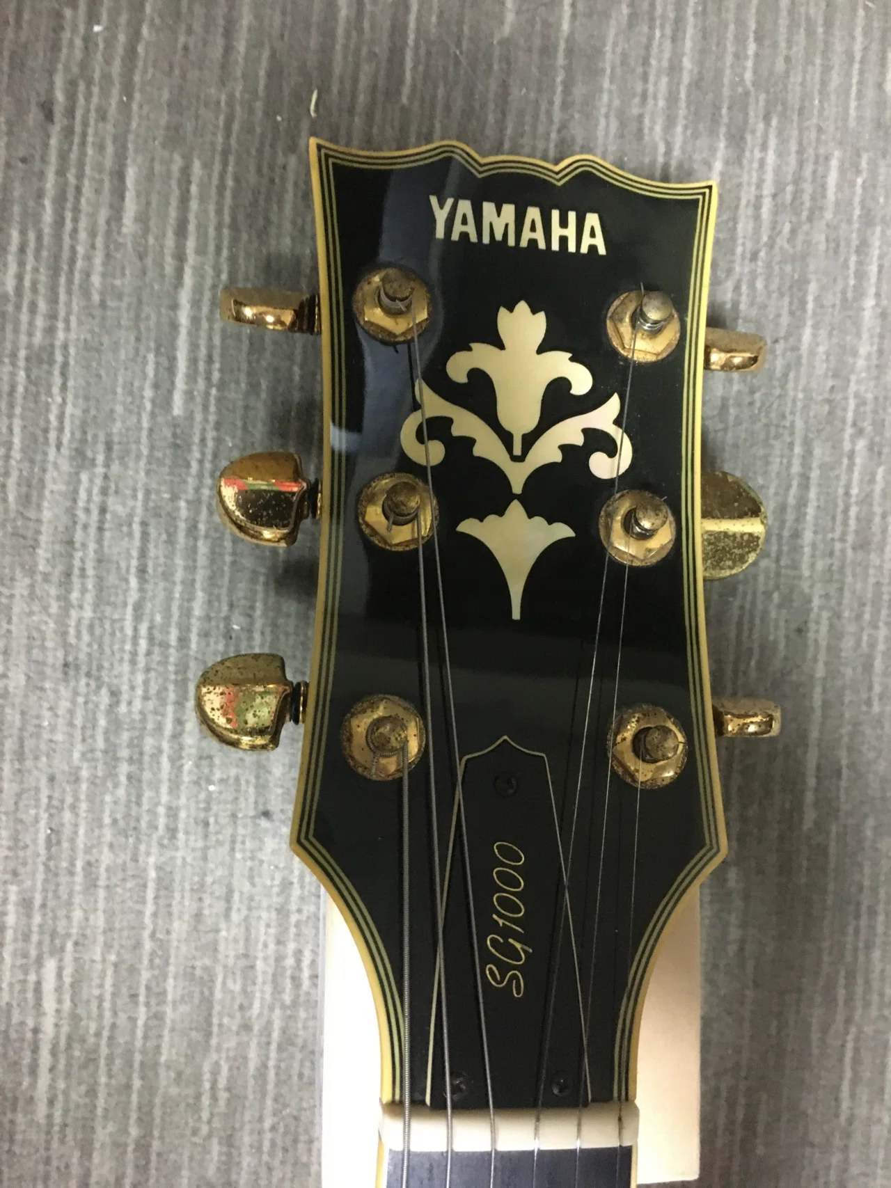 ボディの接着が剥がれたギター YAMAHA SG-1000 1981年製造、それなのに