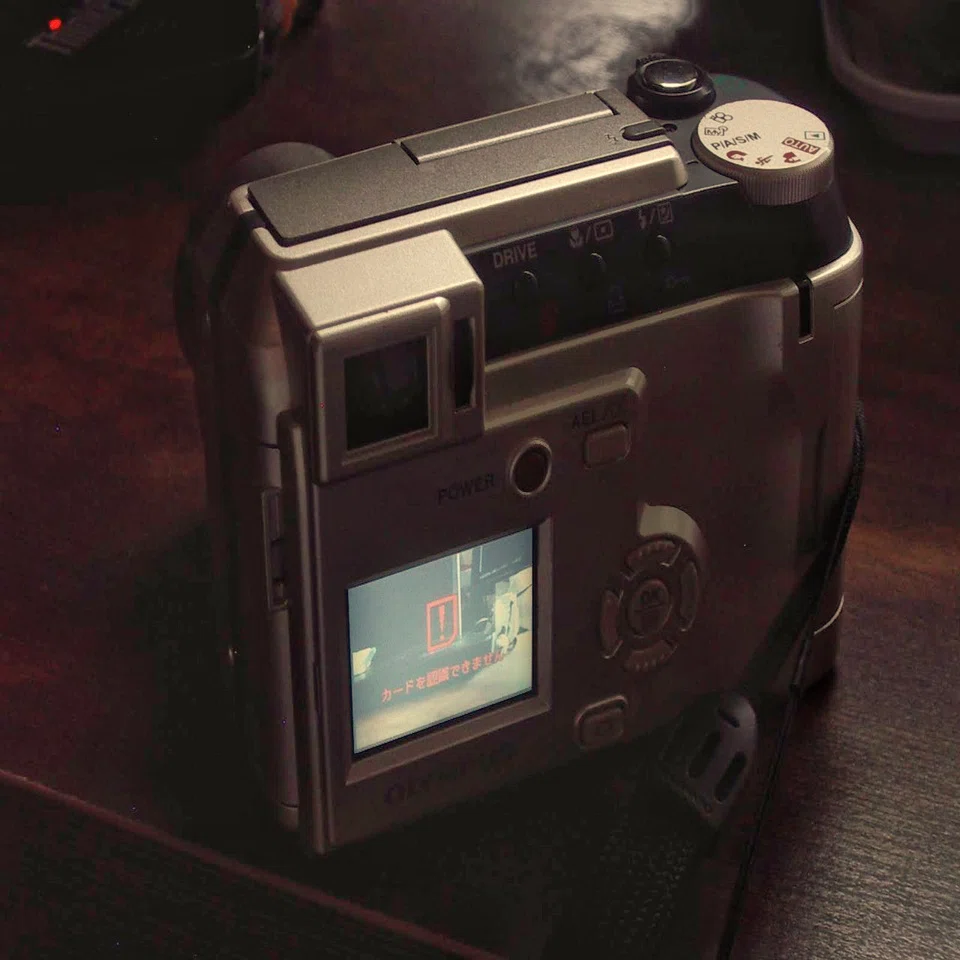 OLYMPUS CAMEDIA C-720 Ultra Zoom｜元田中マロ