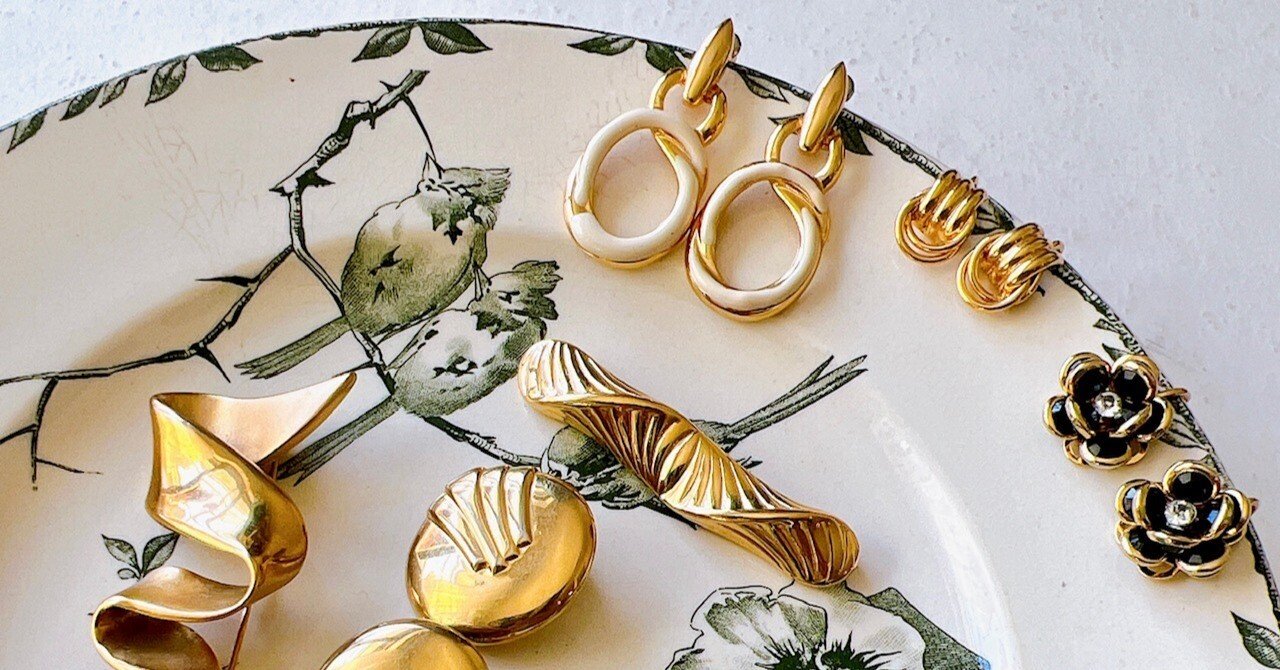 eslup boutique ーヴィンテージアクセサリーでシックに彩る秋の装い