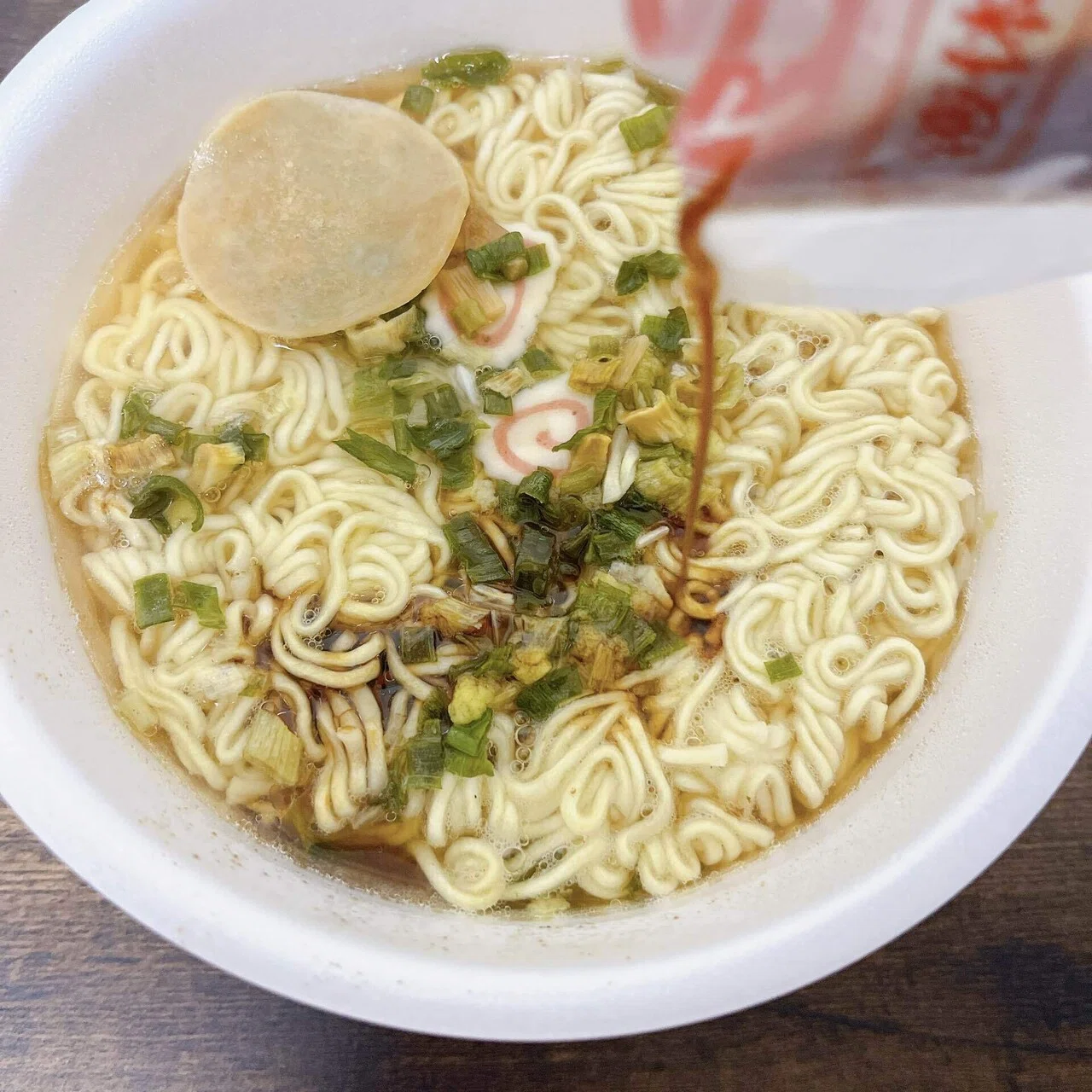 カップ麺格付け#257 AKAGI 中華そば (大黒食品工業)｜イケ麺