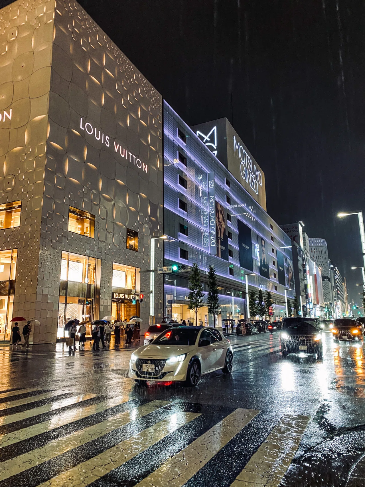 ぶらり散歩】夜の銀座はしっとりとした雨が似合う｜エアトラベラー