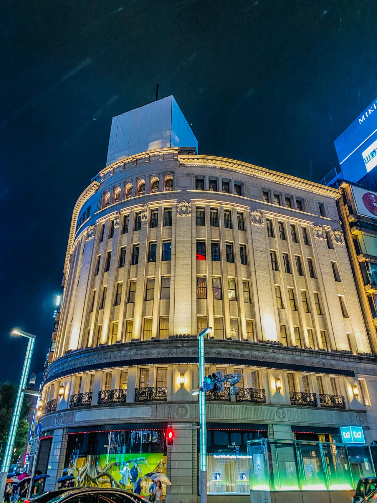 ぶらり散歩】夜の銀座はしっとりとした雨が似合う｜エアトラベラー
