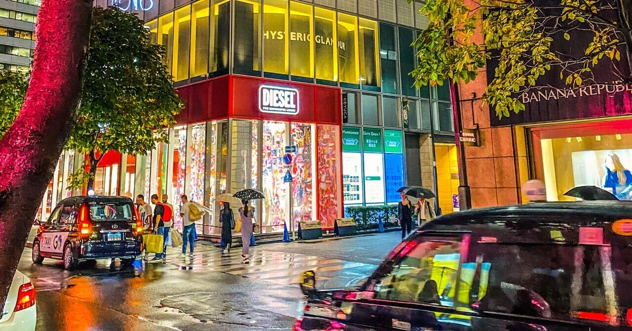 ぶらり散歩】夜の銀座はしっとりとした雨が似合う｜エアトラベラー