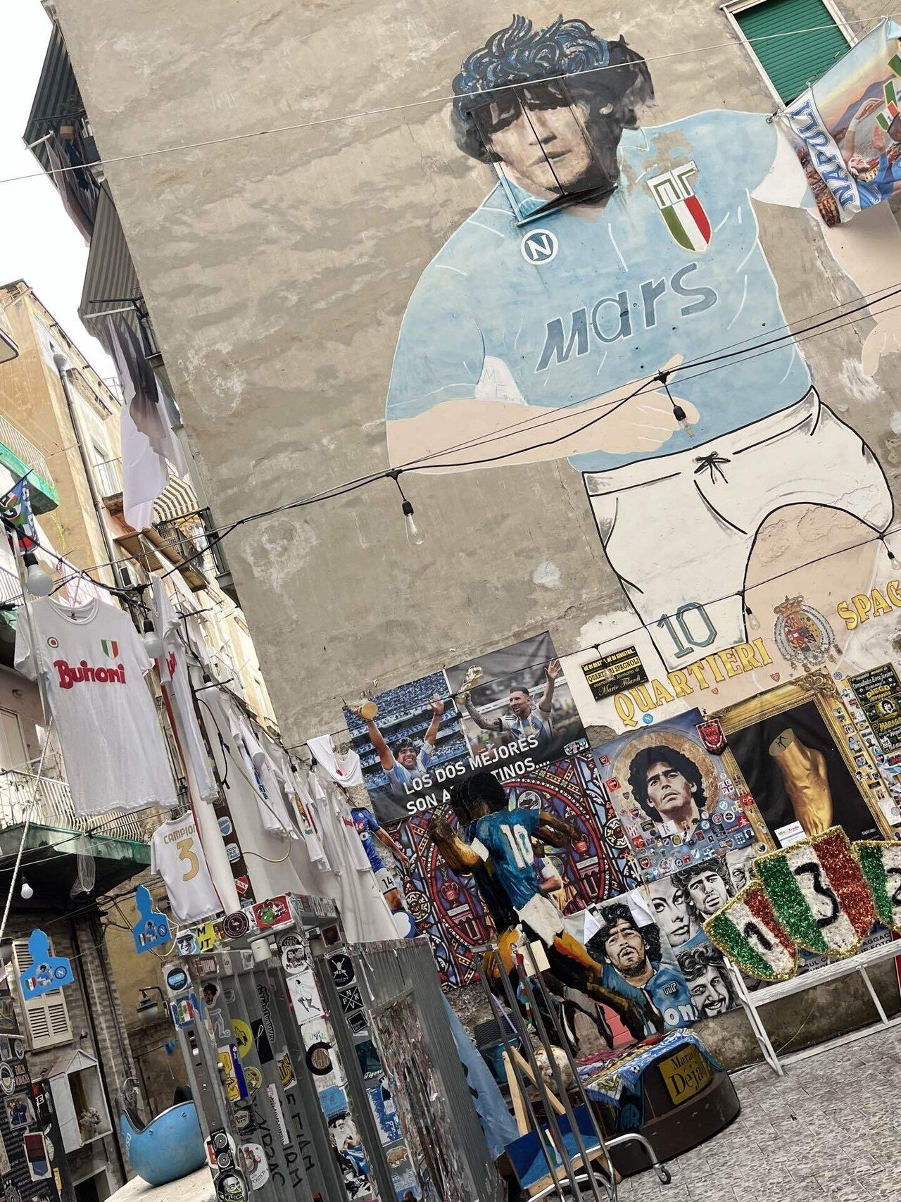 ナポリ②】マラドーナの街⚽️ナポリは青のフラッグ一色💙｜Marea