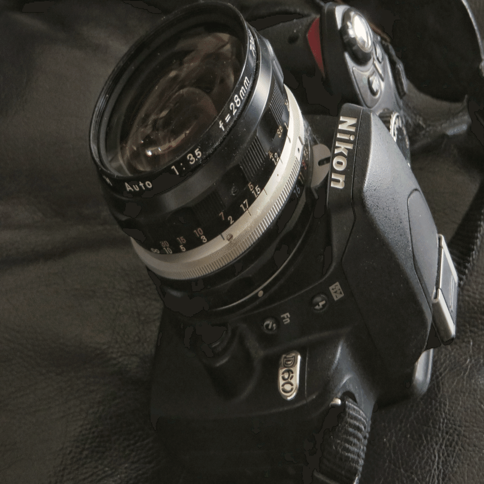 Nikon D60 箱説あり　レンズ2個つき　マニュアル、オールドレンズ練習に Nikon D60 箱説あり レンズ2個つき マニュアル、オールドレンズ練習に