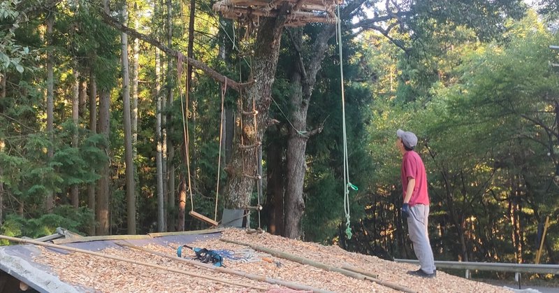 のこのこ山フリースクール 学舎 草屋根