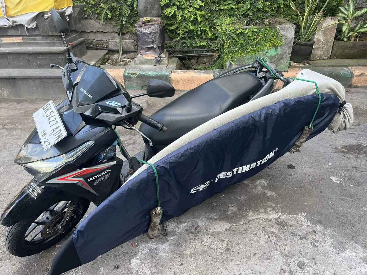 バリでサーフボードのキャリア付きバイクを借りてみた！｜Mao l 