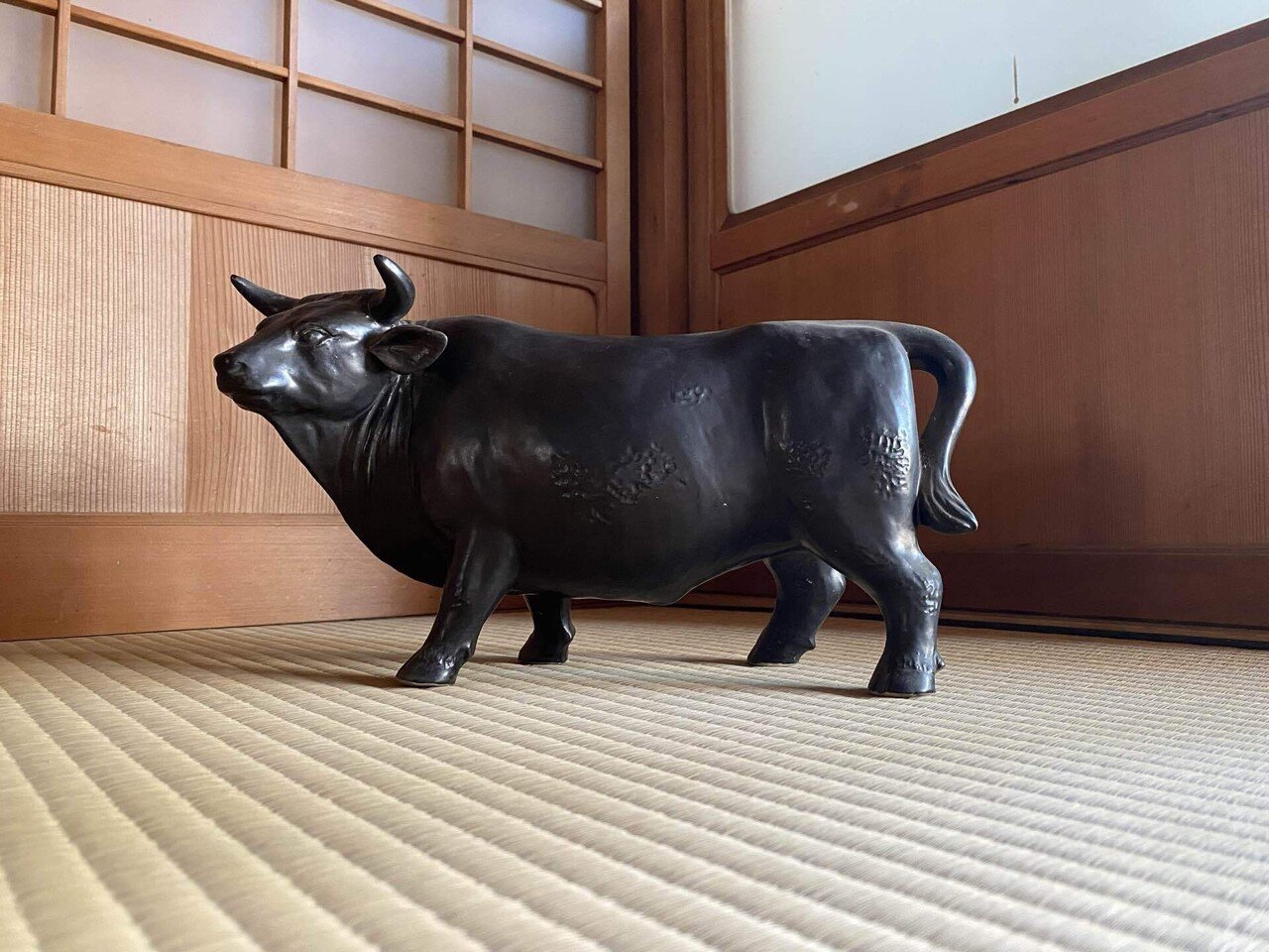 祖母の家を片付ける【小物編-縁起の良い所へ】｜切り絵作家 ひら子