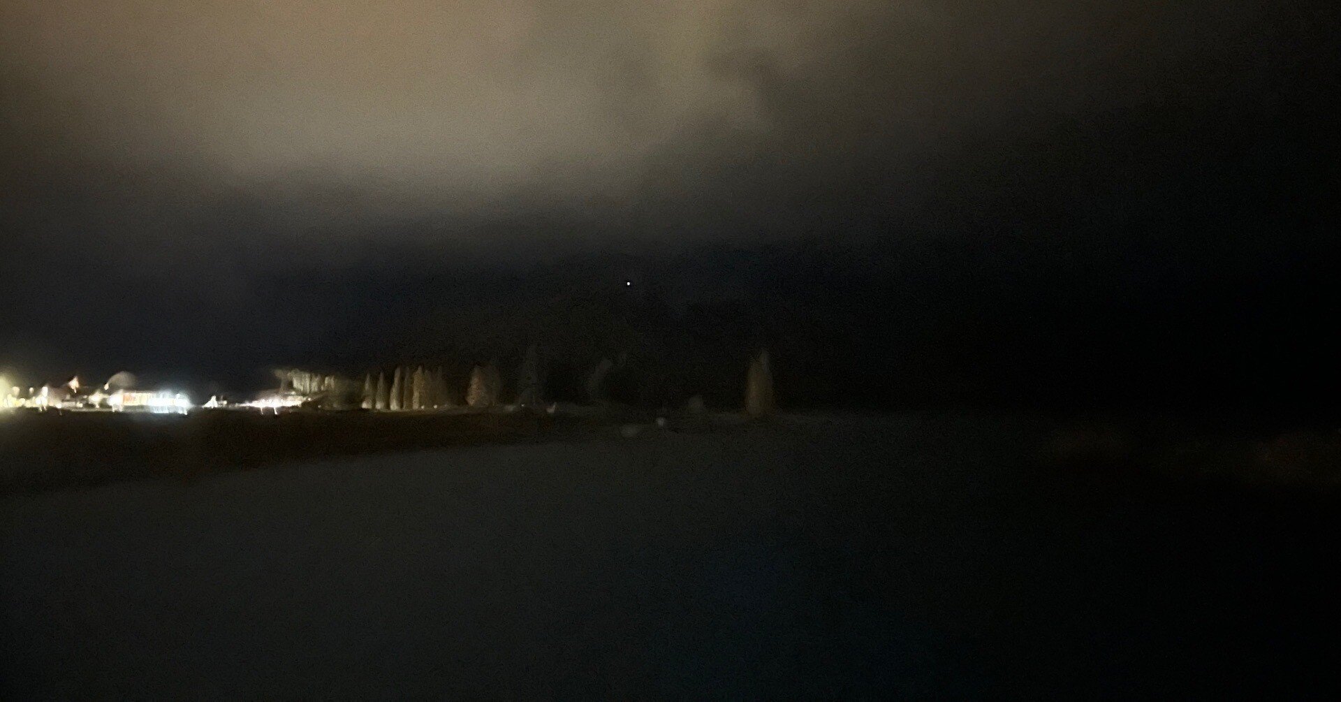 満天の曇り｜Ü