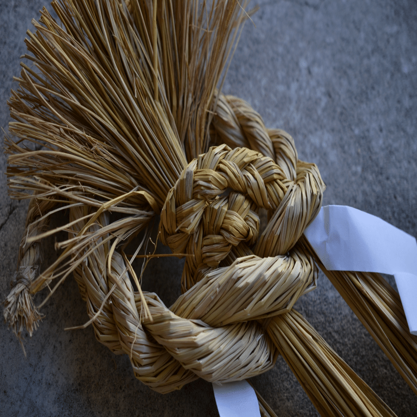 チャック　しめ縄藁細工 11月藁細工 しめ縄作り のお知らせ｜廻り道 峯山 まりな