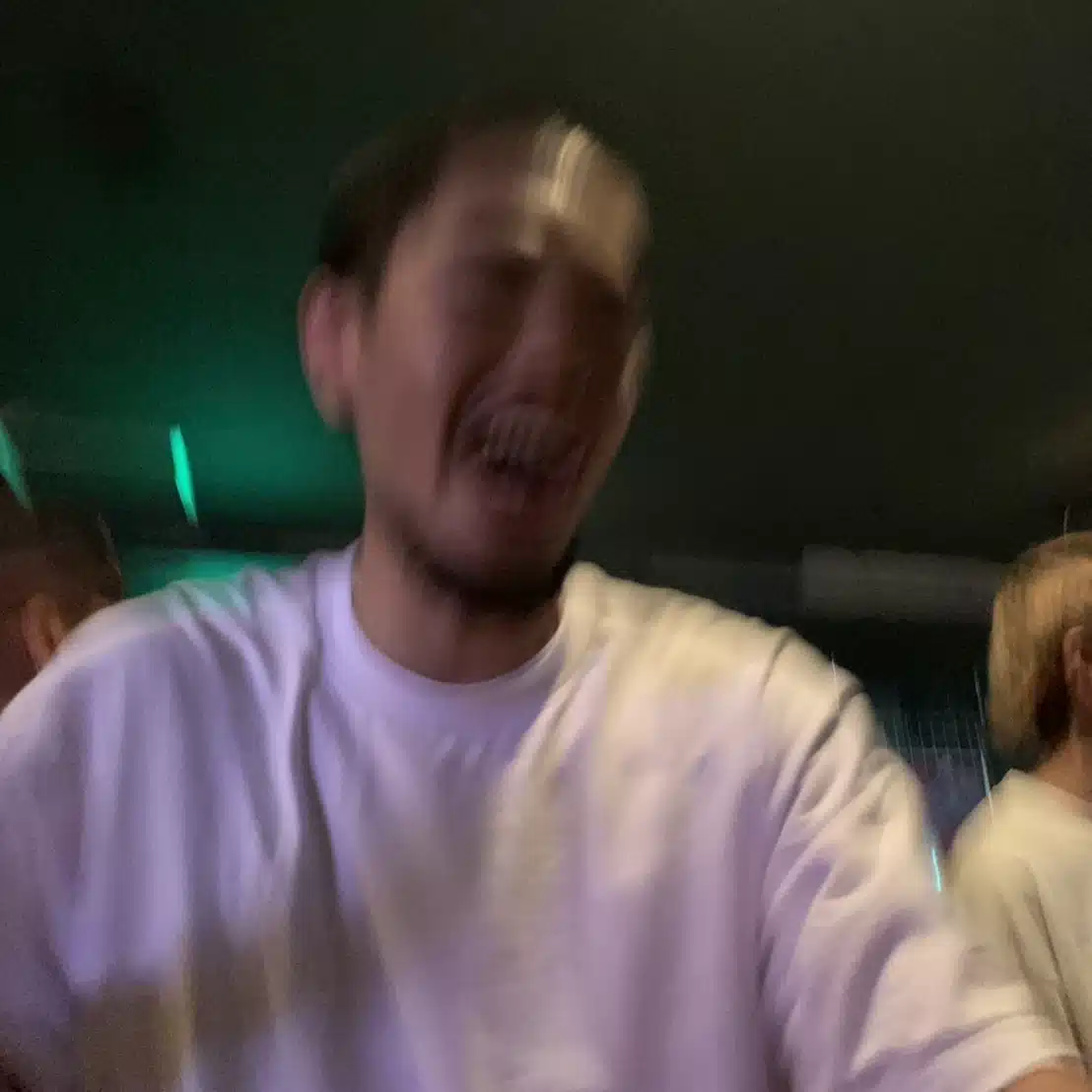 じょん