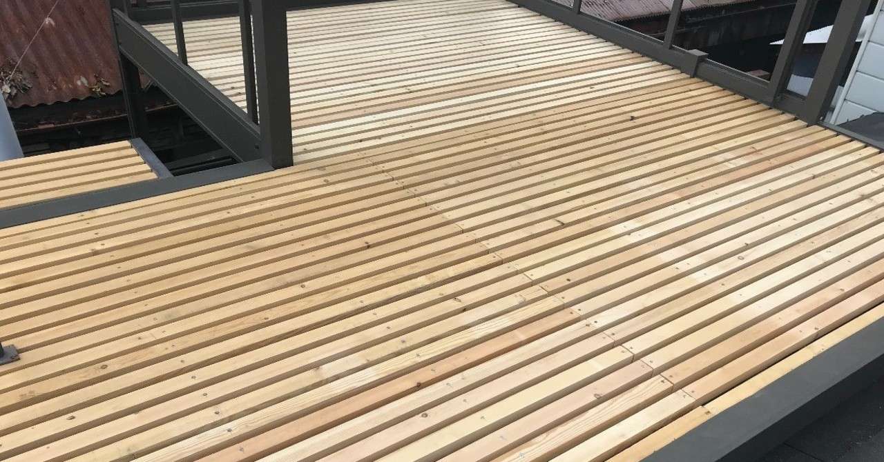 ヒノキのウッドデッキだったけれど ホームセンターで手頃な価格で手に入る赤松 無塗装 に張り替えた 佐原 誠 Note