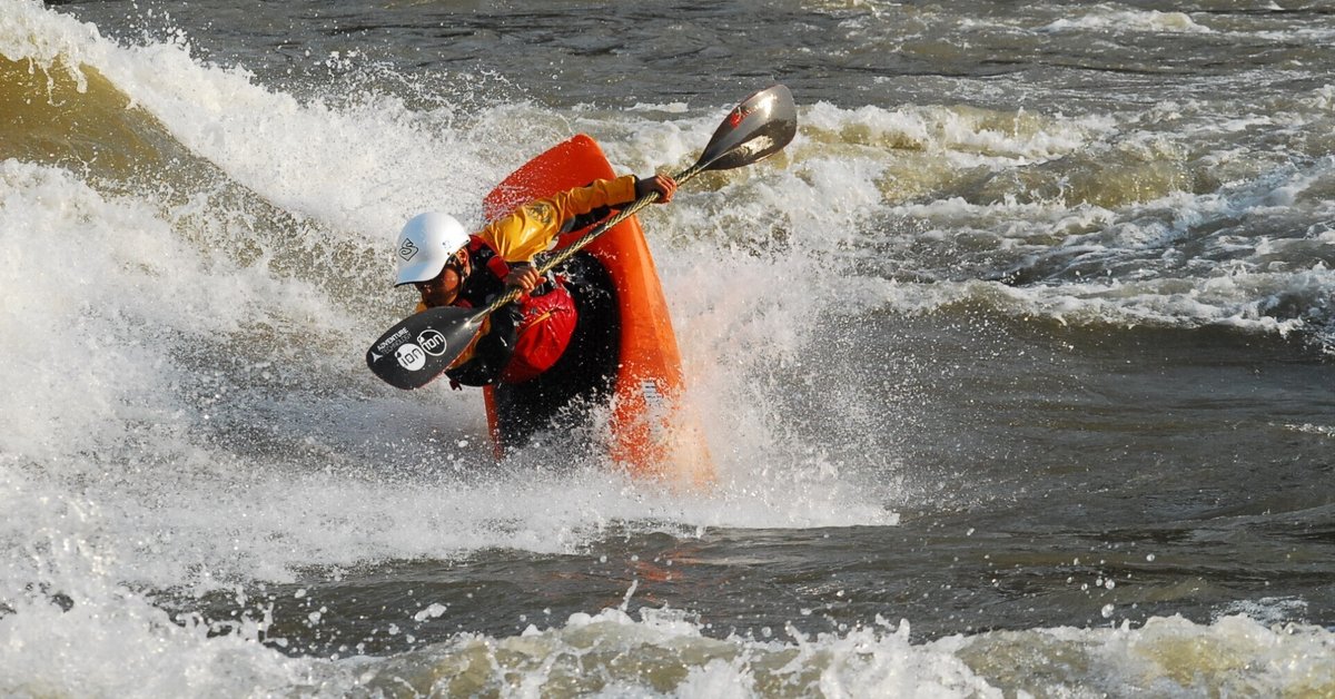 選手の戦略がわかると、フリースタイルカヤックの試合観戦がさらに  